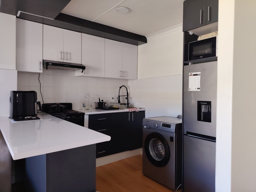 To Let 1 Bedroom Property for Rent in Whispering Pines Western Cape